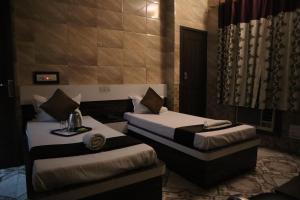 HOTEL P R Palace