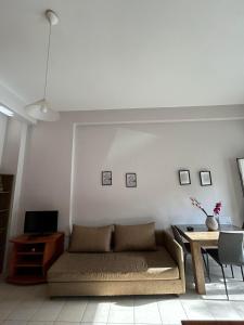 Seaside Studio 2 ( 30 meters from the beach )