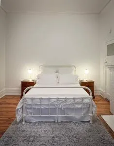 Victorian elegance by the MCG & Rod Laver Arena - Melbourne