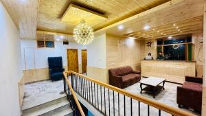 Ocean Inn & Meadows Inn ! Couple Friendly ! Family Hotel ! Walking Distance From Mall Road