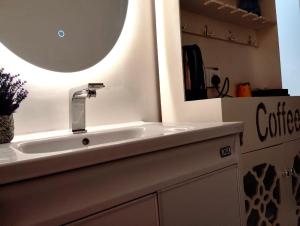 استديو رقم 4 باثاث انيق ومودرن ودخول ذاتي