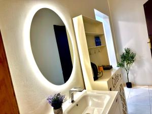 استديو رقم 4 باثاث انيق ومودرن ودخول ذاتي