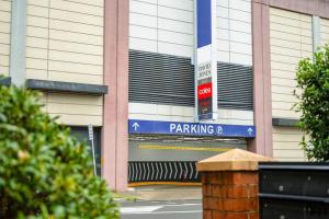 Burwood near Train & Shopping & Park with car park