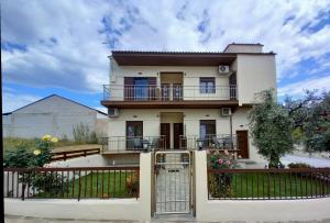 Maria Dina Apartments 1