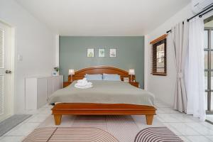 5 mins walk Bangla,beach,3BR