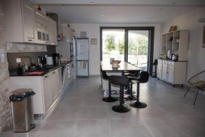 Maisons de vacances Rez de maison neuve Piscine WiFi Poolhouse en Pierre : photos des chambres