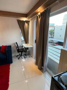 The Sandton view 3 mins drive from Mandela Square & located right in the heart of Sandton City