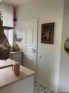 Sculpture park & lake view home