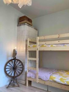 Sculpture park & lake view home