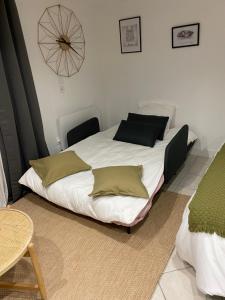 Appartements appart studio RDC de maison avec exterieur proche Reims : photos des chambres