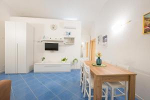 Rita House - 3hvězdičkové hotely ve městě Ischia