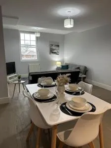 Spacious, bright, modern flat - Mountnessing