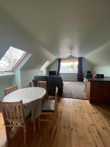 Lough Corrib Lodge - with private access to lake