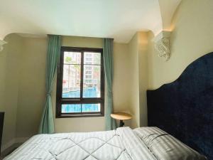 Espana (Pool Access) 1 Bedroom