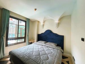 Espana (Pool Access) 1 Bedroom