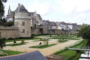 Maisons de vacances BELLE MAISON BRETONNE TYPIQUE PRES DE LA PLAGE : photos des chambres