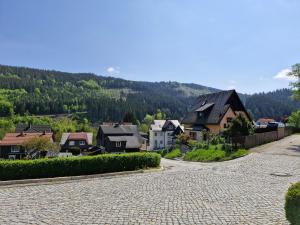 Ferienwohnung am Thüringer Wald Wandern, Radfahren, Parkplatz, Wallbox, Netflix