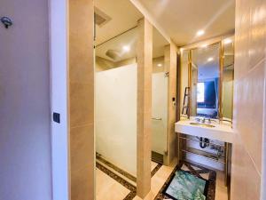 Espana (Pool Access) 2 Bedrooms