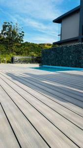 Zimbali lakes boulevard edge