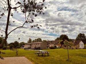 Maisons de vacances Ensemble 7 gites avec Piscines 50 couchages, Les Naudines Cottages : photos des chambres