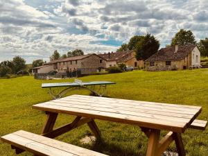 Maisons de vacances Ensemble 7 gites avec Piscines 50 couchages, Les Naudines Cottages : photos des chambres