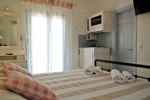 Deluxe Triple Room with Sea View