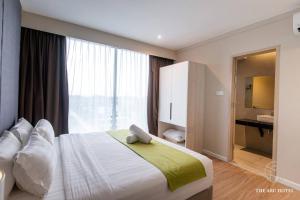 Aru Suites KK