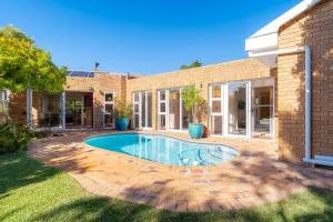 Hout Bay Hilltop - Far Forest