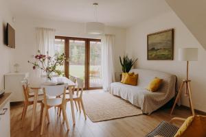 Osada Grzybowski Młyn apartamenty z dużym ogrodem KAISERÓWKA