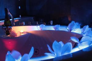 Pokoje tylko dla zakochanych, Pakiet 2 noce plus jedna Gratis , tylko w styczniu