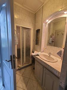 Maisons d'hotes Les Dependances du Chateau : photos des chambres