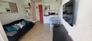 Studio cabine clim rez-de-jardin résid piscine 150 m plage