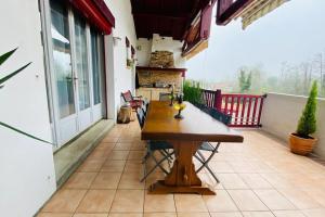 Maison avec piscine intérieure chauffée à 10min de Biarritz