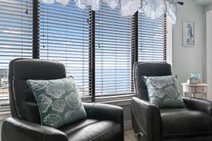 Newly Renovated 2 Bedroom Condo- With Stunning Views! Palace Resort 2108