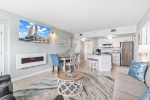 Newly Renovated 2 Bedroom Condo- With Stunning Views! Palace Resort 2108