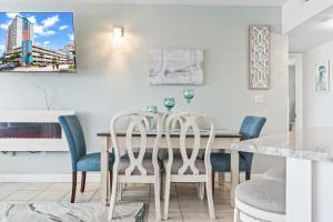 Newly Renovated 2 Bedroom Condo- With Stunning Views! Palace Resort 2108