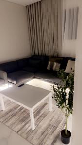 شقه 3 غرف وصالك باثاث انيق ودخول ذاتي