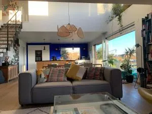 Maison spacieuse avec piscine au sel proche grand stade - Chéreng