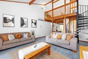 1 Cottesloe - Steps From Beach - Sleeps 3 Wifi - Rottnest Island