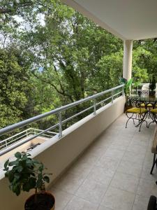 Agréable chambre et salle de bain privée dans notre appartement partagé