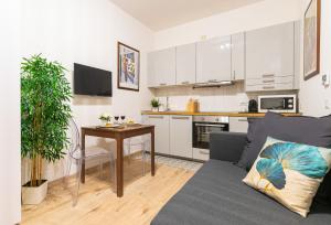 Design Apartment - Tricolore, Macedonio Melloni