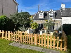 The End House at The Old Farmhouse - Llancarfan