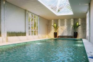 43- Em frente ao Hospital Albert Einstein e Estádio do Morumbi