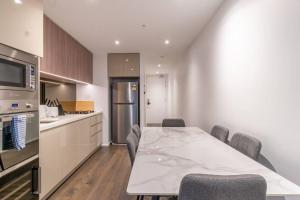 Walk to Mascot Station Supermarket Restaurants Cafe