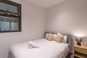 Walk to Mascot Station Supermarket Restaurants Cafe