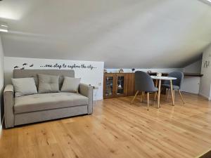 Lovely attic apartman-Melani