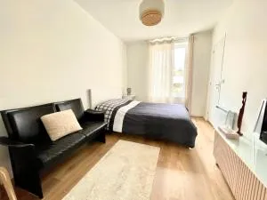 Leo House - Porte de Versailles, Parc des expositions - Vanves