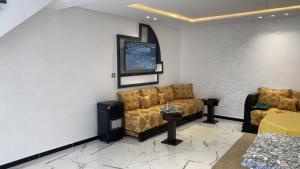 Duplexe nouveau propre calme pour famille et femmes avec transport aeroport arrivé inclut