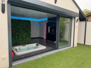 Appartements Love Room Romantique : photos des chambres