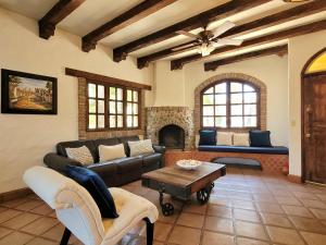Spanish Style Vacation Home with Jacuzzi in Rosarito
